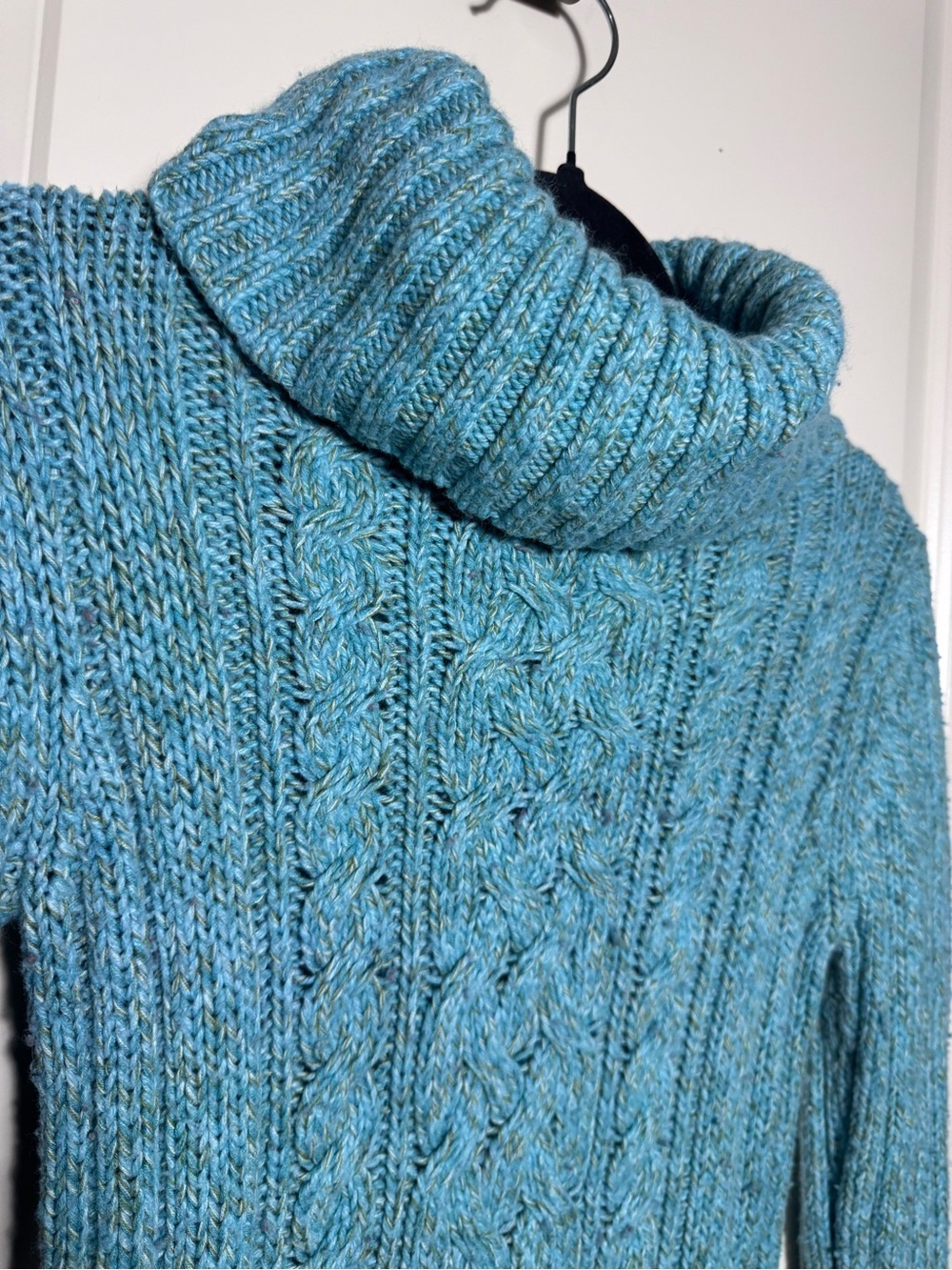 Vintage Old Navy Women’s Blue Cable Knit Turtleneck Pullover Sweater Size M - Picture 3 of 6